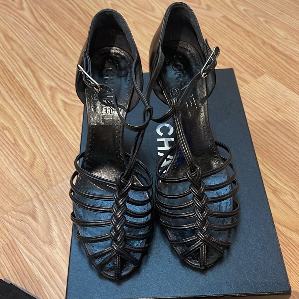 Chanel High Heels 35.5 - Picture 4 of 11